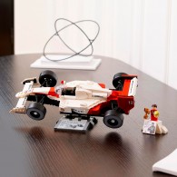 LEGO® Icons 10330 - McLaren MP4/4 & Ayrton Senna