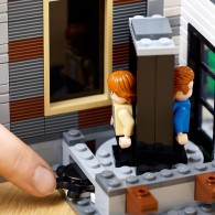 LEGO® Icons 10291 - Queer Eye – Le loft des Fab 5